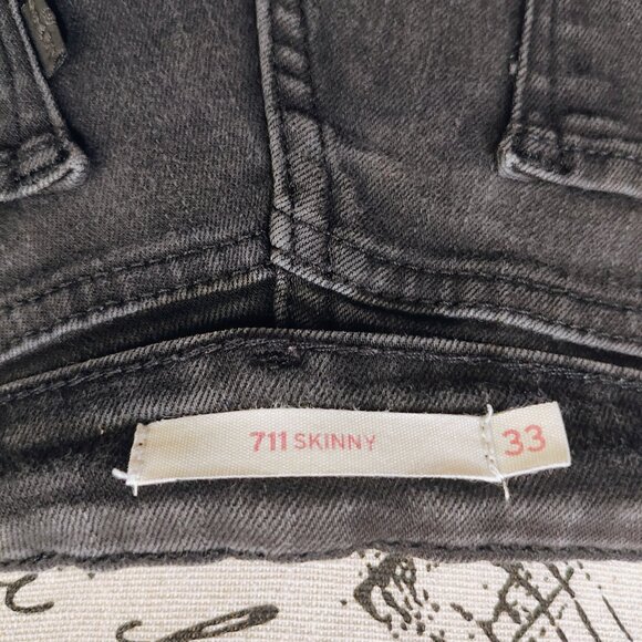 Levi's 711 Skinny Jeans, Size 33, Gently Used - Picture 5 of 6